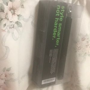 Express mini smooth straightener by Paul Mitchell